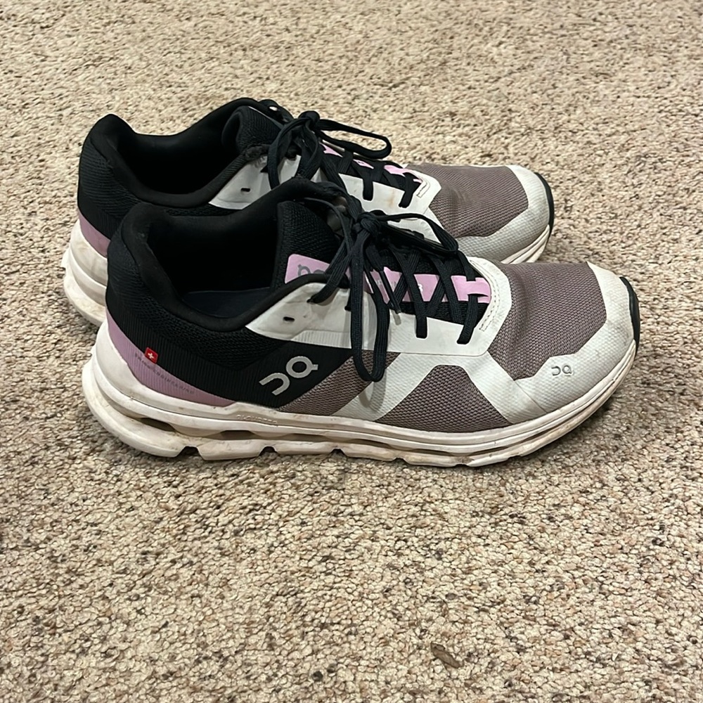 On Cloud Cloudrunner Sneakers